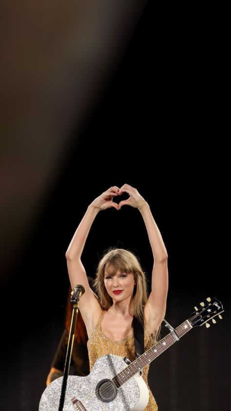 Taylor Swift Fotos, Photos Of Taylor Swift, Taylor Swift Birthday, Taylor Swift Tour Outfits, Taylor Swift Cute, Estilo Taylor Swift, Taylor Swift Fearless, Taylor Swift Music, Taylor Swift Posters