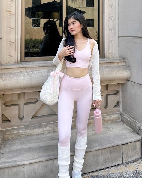 in my pink pilates princess era🌸👼🏻🎀🤍 . . #softgirlaesthetic #ballerinacore #cottagecoreaesthetic #balletcore #springfeed… | Instagram Pink Workout Clothes, Princess Aesthetic Outfits, Cute Sport Outfits, Pink Workout Outfit, Princess Era, Pilates Outfits, Pilates Workout Clothes, Pilates Outfit, Cute Sporty Outfits