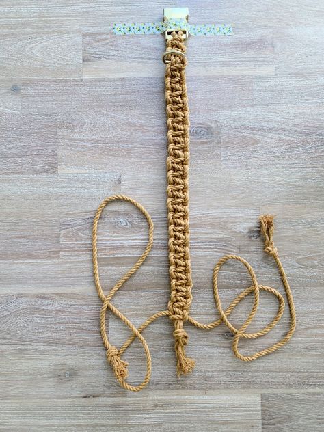 Make A Macrame Dog Collar – Jenny Lemons Macrame Dog Collar Diy Tutorial, Macrame Dog Collar Diy, Macrame Dog Collar, Dog Collar Diy, Dog Collar Diy Tutorials, Dog Harness Diy, Dog Leash Diy, Macrame Square Knot, Diy Macramé