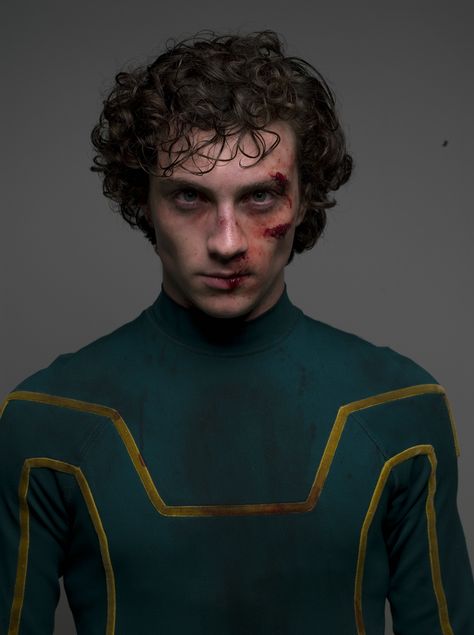 Aaron Johnson as Dave Lizewski in Kick-Ass (2010). Aaron Taylor Johnson Portrait, Aaron Taylor Johnson Kickass Film, Kickass Dave Lizewski, Kickass Aaron Taylor Johnson, Face Wound, Dave Lizewski, Arron Taylor Johnson, Taylor Johnson, No Thoughts