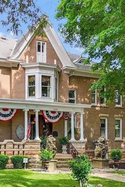 1890 Victorian For Sale In Burlington Iowa Historical Architecture, Burlington Iowa, Vintage Fireplace, Old Houses For Sale, High Ceilings, Waterfront Homes, Entertaining Guests, Wine Cellar, Stained Glass Windows