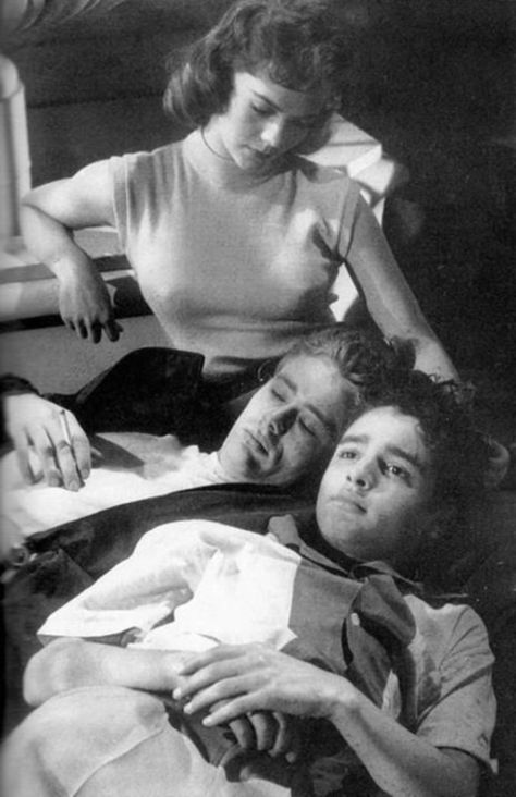 Natalie Wood Tumblr, James Dean, Sal Mineo, Nicholas Ray, Jimmy Dean, Splendour In The Grass, Natalie Wood, Hollywood Icons, Hollywood Legends