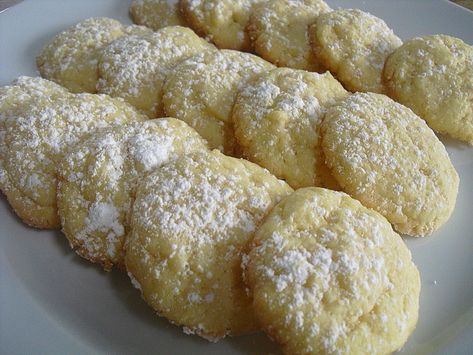 German Butter Cookies Recipe, German Cookie Recipes, Holiday Butter, Cookie Recipes Easy, German Christmas Food, Easy German Recipes, Butter Cookies Christmas, German Christmas Cookies, Butter Cookies Easy