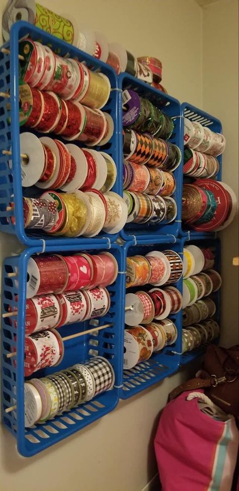 Disney Organization Ideas, Small Craft Room Ideas Diy, Craft Supply Storage Ideas, Scrap Fabric Storage, Craft Room Set Up, Storing Ribbon, She Shed Craft Room Ideas, Diy Vinyl Storage, Crafting Organization