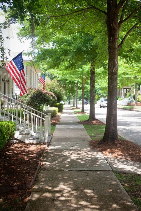 A STROLL THROUGH THEIR NEIGHBORHOOD. Beautiful Neighborhoods Street, Usa Small Town, American Neighborhood Aesthetic, Florida Suburbs, Small American House, Southern Neighborhood, Happy Neighborhood, Suburban Lifestyle, Suburb House