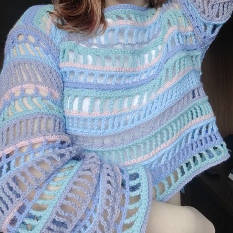 crochet idea Mesh Crochet Sweater, Crochet Mesh Sweater, Mesh Crochet Top, Mesh Crochet, Crochet Wearables, Crochet Mesh, Mesh Sweater, Crochet Inspo, Crochet Things