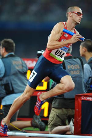 speed, Jeremy Wariner, 400m, 400 meters, Olympics, runner, running, track and field Track Season, Olympic Track And Field, Olympic Runners, How To Play Tennis, Benefits Of Running, Track And Field Athlete, Running Form, Running Track, Usain Bolt