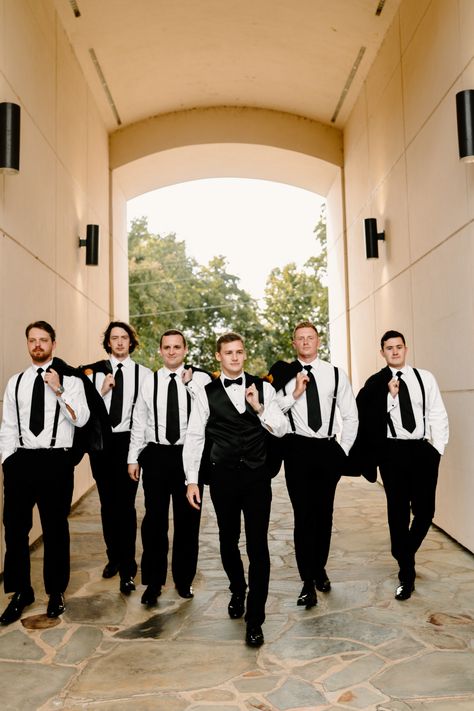 Fall Groom, Classic Fall Wedding, Groomsmen Wedding Photos, Wedding Photo Poses, Groomsmen Photography, Wedding Group Photos, Groomsmen Poses, Wedding Party Poses, Wedding Photo List