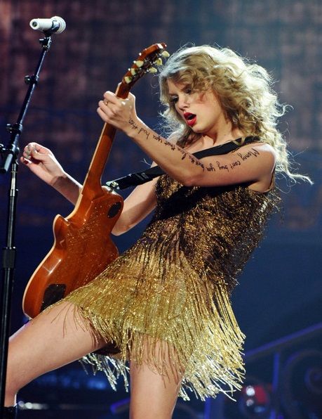 Speak Now World Tour - Mine Speak Now Tour, Taylor Swift Country, Taylor Swift Guitar, Taylor Swift Speak Now, Taylor Swift Hot, Swift Tour, All About Taylor Swift, Speak Now, Taylor Swift Concert