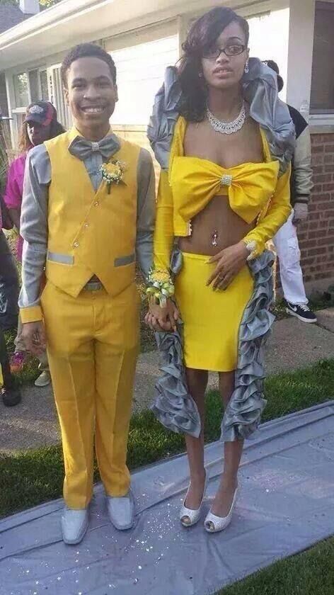 Ugly Prom Dress, Worst Prom Dresses, Prom Dress Fails, Funny Prom, Ugly Dresses, Yellow Prom, Recycled Outfits, Ugly Outfits, Prom Dress 2014