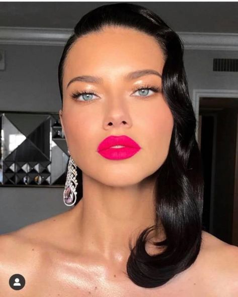The Sexiest Celebrity Makeup Looks That Will Turn You into a Femme Fatale - Page 2 of 7 - VIVA GLAM MAGAZINE™ Pink Dress Makeup, Rosa Make-up, Pink Lipstick Makeup, Pink Lips Art, Natural Pink Lips, Fuchsia Lipstick, Pink Lip Balm, Bright Pink Lips, Eyeshadow For Blue Eyes