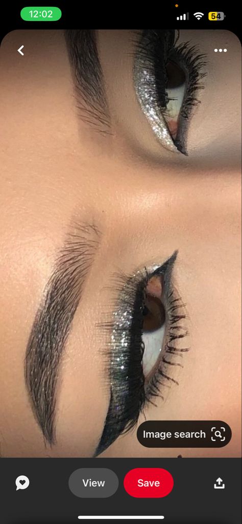 Black And Silver Cat Eye Makeup, Black Makeup Eyeshadow, The Weeknd Concert Makeup Look, Black Makeup Ideas Eyeshadows, Cute Concert Makeup Looks, Sliver Glitter Makeup, The Weeknd Inspired Makeup, Black Glittery Eye Makeup, Reputation Makeup Looks