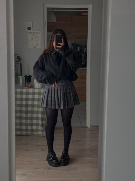 mirror selfie ootd outfit dark academia cute chunky sweater Sweater Skirt Leggings Outfit, Plus Size Thigh High Socks Outfit, Thigh High Socks Outfit Plus Size, Curvy Dark Academia Fashion, Dark Academia Plus Size Outfit, Stockings Outfit Casual, Leggings Outfit Curvy, Tight Sweater Outfit, Dark Academia Outfit Plus Size