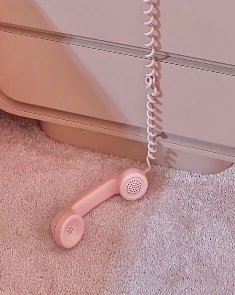 Blush Pink Asthetics, Scream 1996 Aesthetic, Vintage Pink Phone, 1996 Aesthetic, Rooms Decoration, 60s Aesthetic, Scream 1996, Soft Pink Theme, Pink Phone