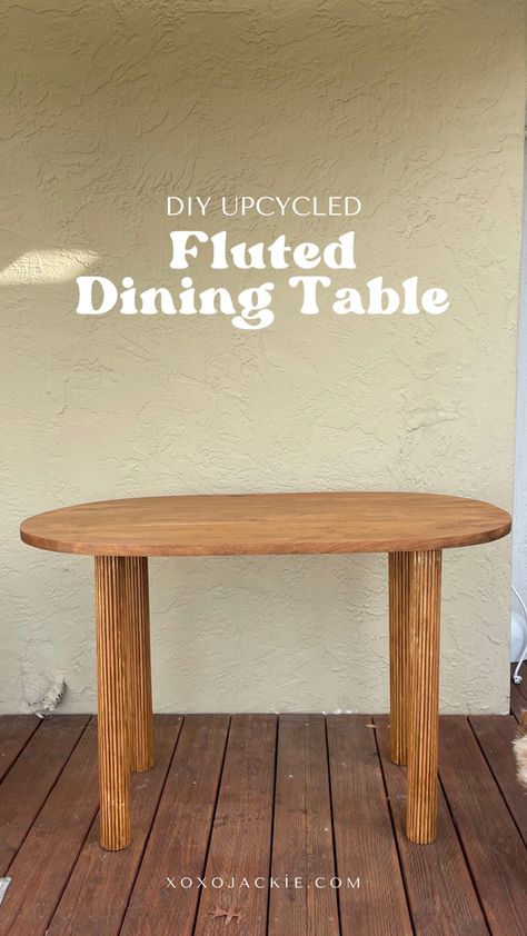 Upcycling, Essen, Fluted Leg Dining Table, Small Dining Table Diy, Diy Oval Table Top, Docksta Table Hack, Fluted Table Diy, Diy Fluted Dining Table, Diy Small Dining Table