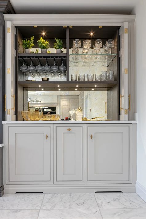 Bar Room Ideas In House Luxury, Small Bar Room Ideas In House, Green Industrial Kitchen, Bar Room Ideas In House, Bar Cabinets For Home, Built In Bar Cabinet, Bar In Living Room, Small Bars For Home, Painted Island