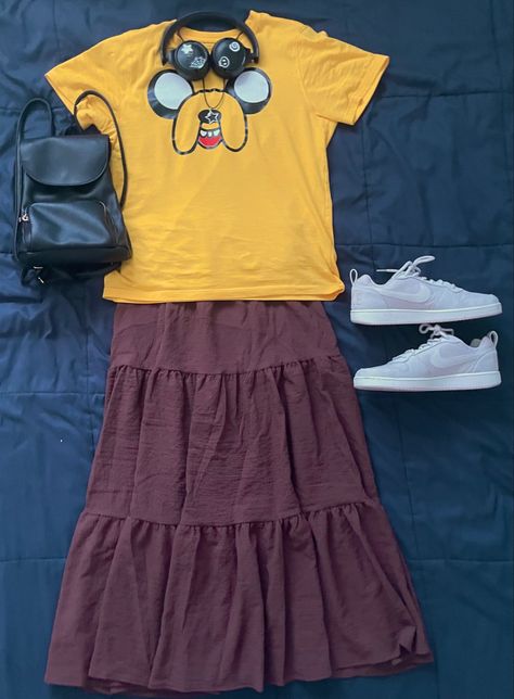 Outfit downtown girl long skirt Adventure time silly little cartoon outfit inspo Jake the dog‼️🎉 Adventure Time Doc Martens, Adventure Time Pajamas, Jake Cosplay Adventure Time, Earthbound Outfits Style, Adventure Time Fashion, Geek Outfits Aesthetic, Jake The Dog Cosplay, Adventure Time Outfits Inspired, Adventure Time Inspired Outfits