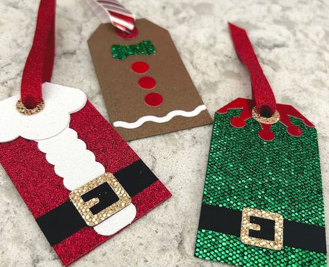 Diy Christmas Gift Tags, Christmas Gift Tags Diy, Gingerbread Gifts, Santa Gift Tags, Elves Gift, Diy Christmas Gift, Layered Vinyl, Free Gift Tags, Christmas Svg Files