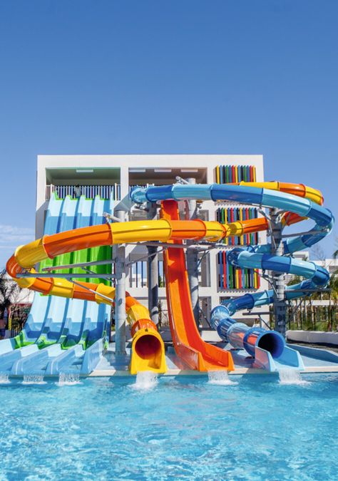 Splash Water World - water slides at the Adults Only hotel Riu Republica - RIU Hotels & Resorts Water Park Ideas, Kids Water Slide, Water Park Rides, Fun Water Parks, Water Play Equipment, Resorts For Kids, Swimming Pool Games, Best Amusement Parks, Portugal Beach