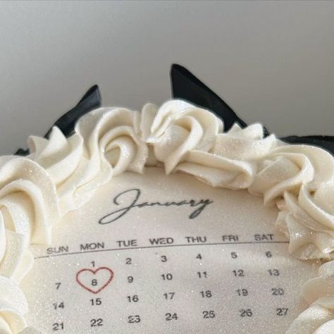 CAKED.byBryce on Instagram: "Book your calendar cakes today 🖤🗓️ Email: Caked.bybryce@gmail.com for inquires #dmvcakes #calendarcake #vintagecakes #birthdaycake #dmvbaker #heartcake" Calendar Cake Design, Calendar Birthday Cake, Calendar Cake, Bday Aesthetic, Date Cake, Wedding 2025, Engagement Inspo, Birthday Dates, Heart Cake