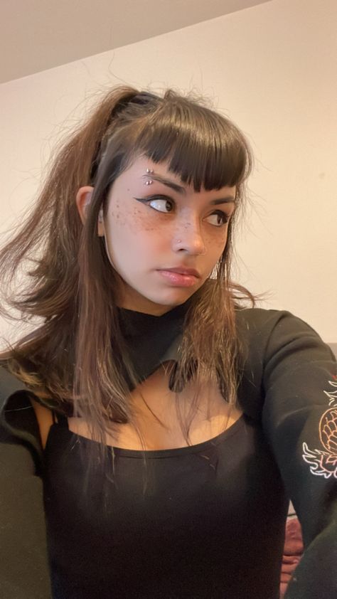 Headband With Bangs, Black Hair Fringe, Wear A Headband, Vampire Hair, V Bangs, Hair Cut Ideas, Side Bangs Hairstyles, Gothic Hairstyles, Bangs For Round Face