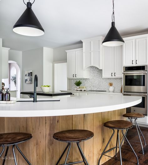 Kitchen Angled Peninsula, Curved Peninsula Kitchen, Round Kitchen Island Ideas, Angled Peninsula Kitchen, Rounded Island Kitchen, Rounded Kitchen Island, Rounded Island, Peninsula Kitchen Ideas, Eat In Kitchen Table