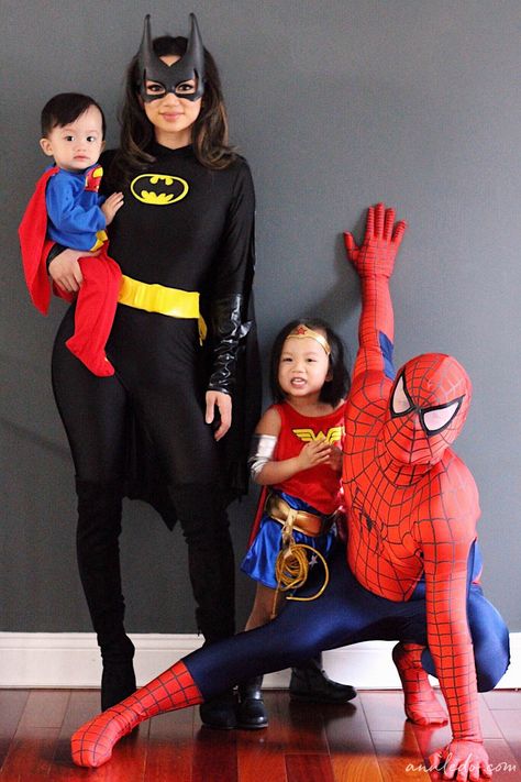 Super Hero Halloween Costumes, Superhero Family Costumes, Super Hero Halloween, Diy Superhero Costume, Superhero Dress Up, Family Themed Halloween Costumes, Family Halloween Costume, Themed Halloween Costumes, Superhero Halloween