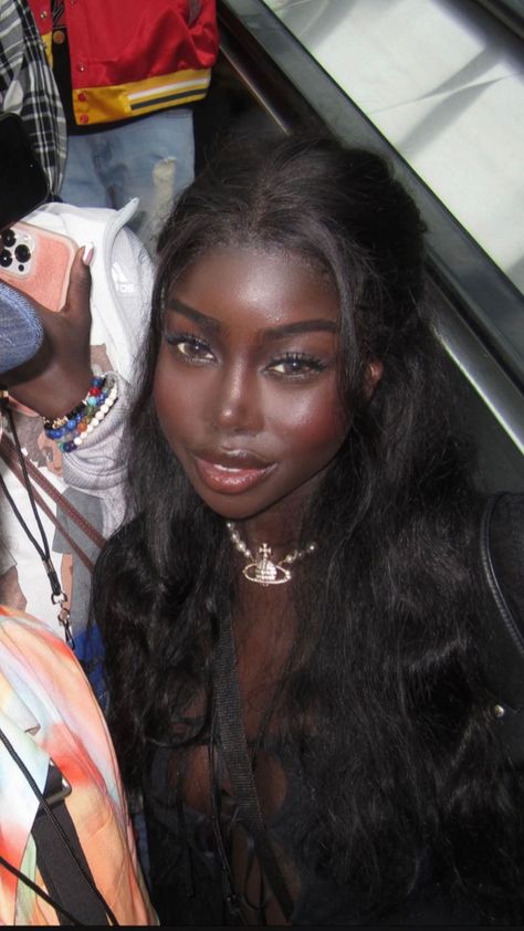 Guyanese Women, Black Hair Green Eyes, Pretty Dark Skin, Mirror Palais, Angels Beauty, Dark Skin Beauty, Beautiful Dark Skin, Dark Skin Makeup, September 17