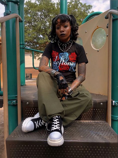 Afro Grunge Aesthetic, Black Woman Alternative, Poc Alternative Fashion, Alt Baddie Aesthetic, Goth Black Girls Aesthetic, Black Alt Fashion, Hip Photoshoot, Black Alt Aesthetic, Black Alternative Girl Outfit