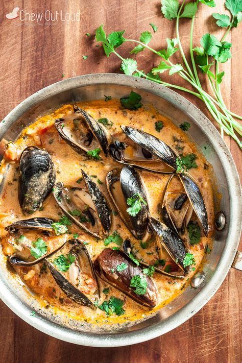 Shellfish Recipes, Thai Curry Mussels, Curry Mussels, Red Thai Curry, Summer Seafood Recipes, Red Thai, Mussels Recipe, Easy Seafood Recipes, Thai Curry