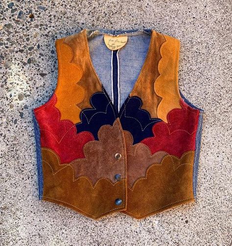 Patchwork, 70s Western Fashion, Vest Outfits Aesthetic, Denim Vest Outfit, Cowboy Vest, 70s Inspired Outfits, Vintage Leather Vest, Handmade Vest, 70s Clothing