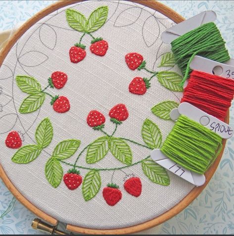 Floral Embroidery Patterns Templates, Fly Stitch, Floral Embroidery Patterns, Hand Embroidery Projects, Embroidery Stitches Tutorial, Pola Sulam, Embroidery Patterns Vintage, 자수 디자인, Hand Embroidery Pattern