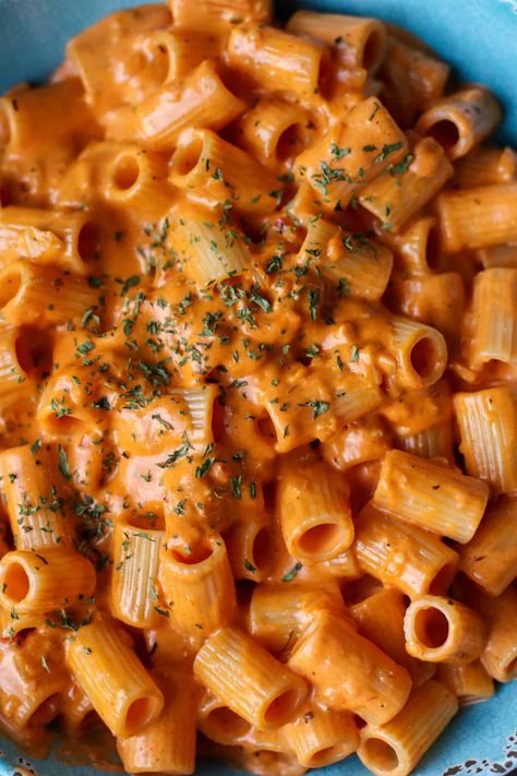 Spicy Tomato Basil Pasta, Good Chicken Pasta Recipes, Spicy Rigatoni Pasta Gigi Hadid, Spicy Rigatoni Pasta Bucca, Cajun Rigatoni Pasta, Spicy Rigatoni Pasta With Chicken, Spicy Red Pasta Sauce, Spicy Dinner Ideas For Two, Diavolo Pasta Recipes