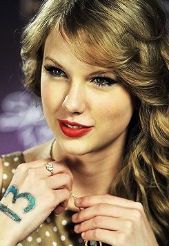 I luv Taylor swift so freaking much! shes just so perfect! Tumblr, 13 On Hand, Taylor Picture, Taylor Swift Fotos, Nick Cannon, Lucky 13, All About Taylor Swift, Number 13, Sweet Soul