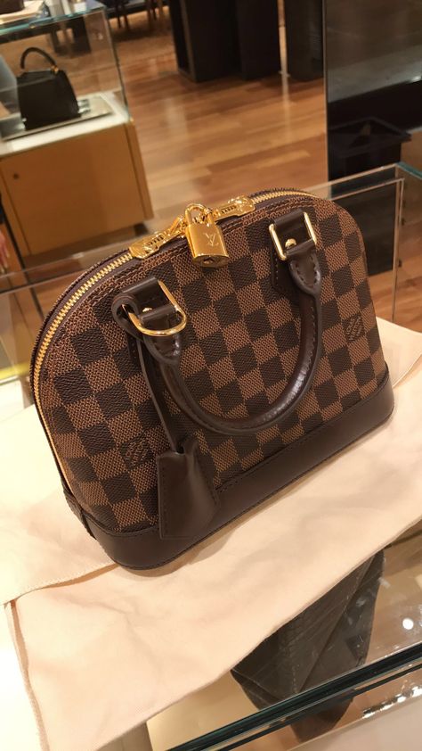 Changing Bag, Novelty Bags, Alma Lv Bag, Louise Vuitton, Alma Bb, Louis Vuitton Alma Bb, Mothers Bag, Handbag Essentials, Bag Suitcase