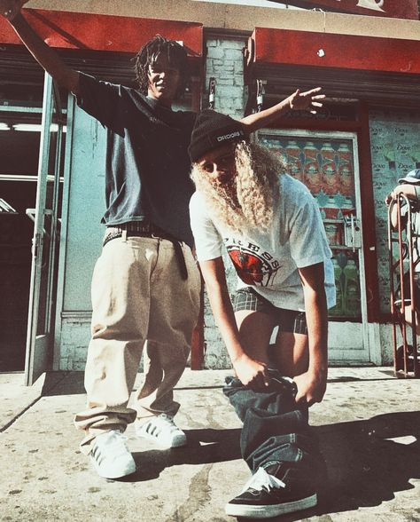 Mid 90s Clothes, Mid90s Ray, Mid90s Outfits, Mid 90s Outfits, 90s Skaters, 2000s Skater, Na-kel Smith, Mid90s Aesthetic, Mid 90s Aesthetic