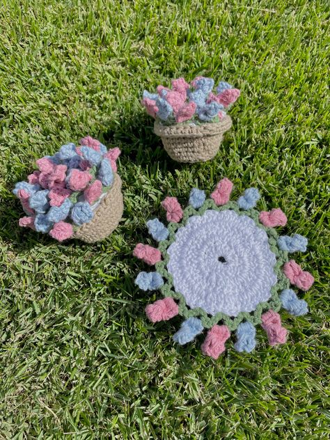 Flower Crochet Coasters, Coaster Ideas Diy, Flower Crochet Coaster, Crochet Project Ideas, Crochet Flower Coaster, Diy Coaster, Disney Crochet, Coaster Ideas, Coasters Crochet