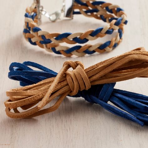 Ahg Woven, Suede Bracelet Diy, Handmade Jewelry Diy Bracelets, Leather Lace Bracelet, Girls Camp Crafts, Leather Cord Jewelry, Leather Jewelry Making, Suede Bracelet, Bead Landing