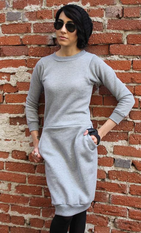 Hot Mess Sweatshirt Dress Ponchos, Upcycling, Dress Tutorials, Sweatshirt Dress Diy, Diy Sweatshirt Refashion, Refashion Dress, Robe Diy, Sweatshirt Refashion, Diy Sweatshirt