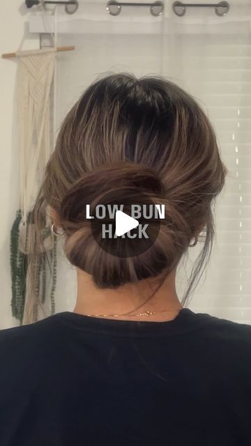 janelle  |   UGC Creator on Instagram: "i’m obsessed with this hack, it’s so easy and takes less than a minute 🤍

#haircare #haircareroutine #aestheticlifestyle #hairaesthetic #hairstyleideas #explore #explorepage #heatlesshairstyles #heatlesscurls #easyhairstyles #quickhairstyles #ugccreator #ugchair #ugcbeauty" Low Bun Hairstyles Easy, Low Bun Long Hair, Easy Low Bun Hairstyles, Low Messy Bun, Easy Low Bun, Messy Bun For Short Hair, Twisted Bangs, Easy Work Hairstyles, Low Buns