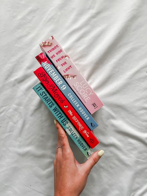 How To Take Asthetic Picture Of Book, Pictures Of Books Aesthetic, Cute Book Pictures, Creative Bookstagram Photos, Bookstagram Photos Ideas, Book Asthetics Photos For Instagram, Book Club Instagram Posts, Book Photo Inspiration, Simple Bookstagram Ideas