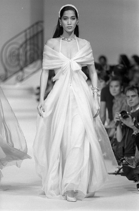Karl Lagerfeld at Chanel: The Wonder of It [PHOTOS] – WWD Couture, Karl Lagerfeld Fendi, Princess Dress Patterns, Karl Lagerfeld Fashion, Karl Lagerfeld Chanel, Jerry Hall, Runway Gowns, Runway Fashion Couture, 90s Runway Fashion