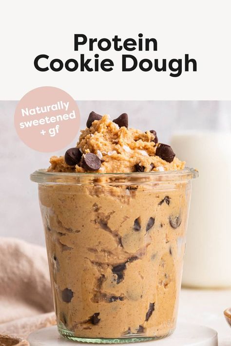 This delicious edible protein cookie dough is ready in 5 minutes and packed with 13 grams of protein per serving. It's the perfect post-workout treat or healthy dessert. Essen, Edible Cookie Dough No Flour, Cookie Dough No Flour, Healthy Protein Cookie Dough, Edible Cookie Dough Recipe For One, Edible Cookie Dough Healthy, High Protein Cookie Dough, High Protein Cookie, Birthday Cake Protein Bars