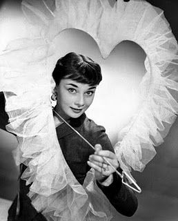 Audrey Hepburn Valentine's Day photo!!! I love!! Rita Hayworth, Audrey Hepburn Born, Audrey Hepburn Photos, Pin Up Photos, My Funny Valentine, Foto Vintage, Golden Age Of Hollywood, Vintage Valentines, Funny Valentine