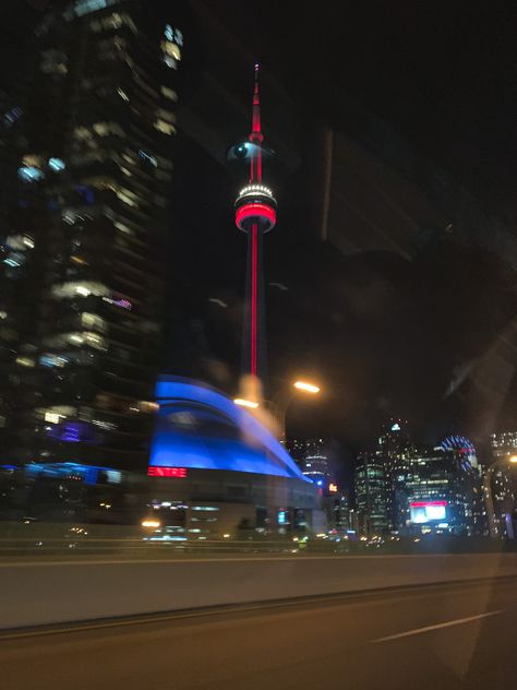 Canada At Night, Toronto At Night, Canada Night, Toronto Cn Tower, Toronto Pictures, City Life Aesthetic, Night Views, City View Night, Canada City