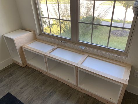 Window Seat Ikea, Ikea Besta Hack, Ikea Window Seat, Ikea Bestå Hack, Besta Hack, Diy Window Seat, Mudroom Bench Seat, Christmas Patio, Bench With Drawers