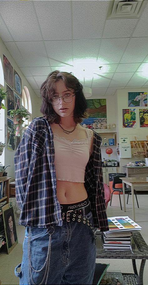 90s Alt Outfits, Fem Grunge Outfits, Akatsuki Outfit, Real Grunge 90s, Johnny Depp And Kate Moss, Bisexual Outfits, Fem Clothing, Vintage Grunge Outfits, Low Rise Outfit