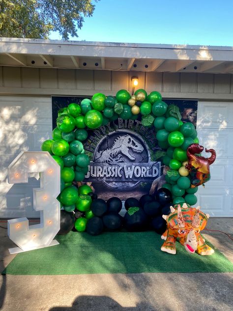 Indominus Rex Birthday Party, Diy Dinosaur Backdrop, Jurassic Park Backdrop, Jurassic World Backdrop, Jurrasic Park Birthday Party, Dinosaur Backdrop Ideas, Jurassic Park Theme Party, Dinosaur Birthday Party Backdrop, Dino Backdrop