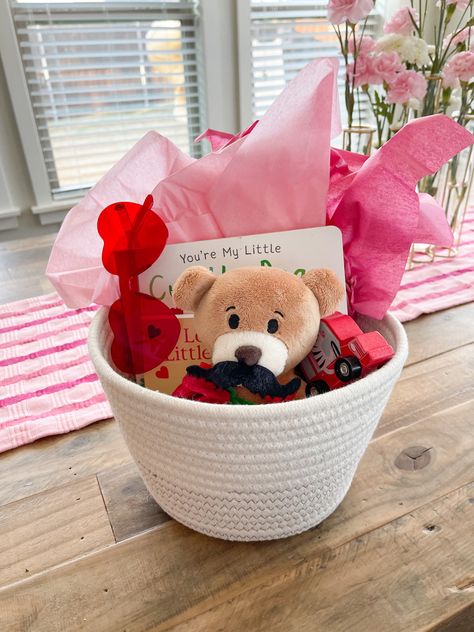 Bae Baskets Cheap, Bae Baskets Valentines Cheap, Valentine Stuffed Animals, Stuffed Animal Gift Basket, Small Basket Gift Ideas, Baby Valentines Basket, Valentines Basket For Friends, Valentine’s Day Basket Ideas, Valentine’s Day Baskets For Kids