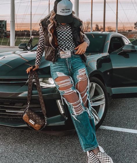 Ride or Die Baby 💋 use EMILYWHITEFORD @ checkout to save Cowgirl Fashion, Boho Rocker Chic Style, Hippies And Cowboys, Boho Rocker Chic, Country Couture, Bar Outfit, Southern Outfits, Nashville Outfits, Western Style Outfits